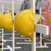 Si rompe braccio elevatore, operaio precipita e muore a Colleferro