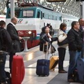 Scioperi a novembre, il calendario: tutte le date 'nere' del mese. Dagli aerei ai treni, dalla scuola al trasporto pubblico locale Scioperi a novembre, il calendario: tutte le date 'nere' del mese. Dagli aerei ai treni, dalla scuola al trasporto pubblico locale