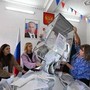 Elezioni Russia, exit poll: "Al partito di Putin il 49,4% di voti" Elezioni Russia, exit poll: "Al partito di Putin il 49,4% di voti"