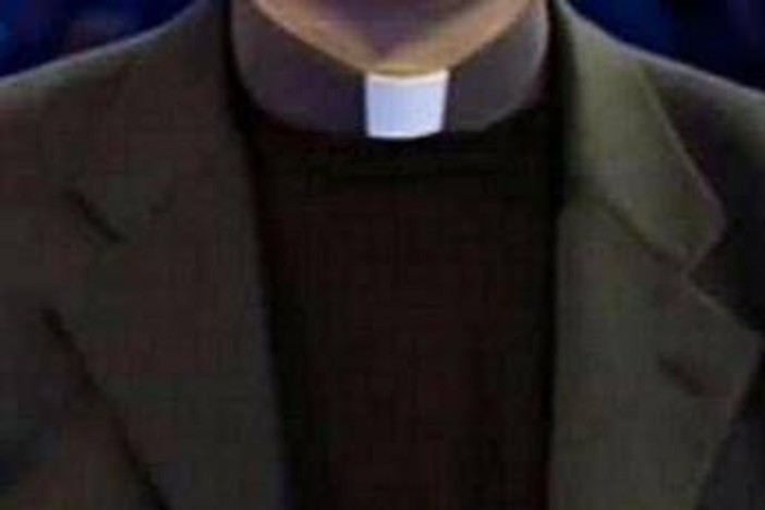 Brescia, violenza sessuale su minori: arrestato parroco