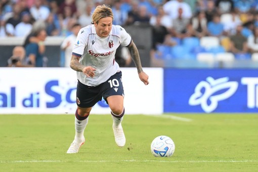 Casale e Bernardeschi, il Bologna vince 2-0 a Cagliari Casale e Bernardeschi, il Bologna vince 2-0 a Cagliari