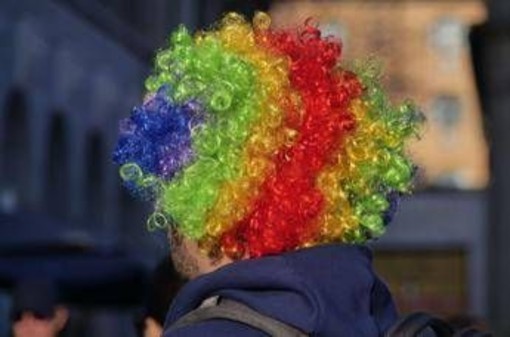 Carnevale, dalle maschere alle parrucche: non sicuri o contraffatti, sequestrati oltre 500mila prodotti Carnevale, dalle maschere alle parrucche: non sicuri o contraffatti, sequestrati oltre 500mila prodotti