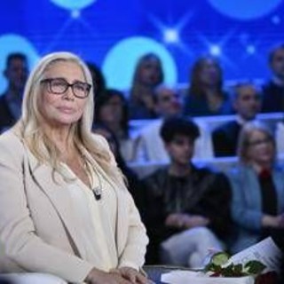Mara Venier confessa: &quot;Ho pianto prima di andare in diretta, ultimamente faccio fatica&quot;