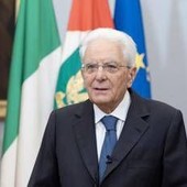 Mattarella firma tre decreti di grazia Mattarella firma tre decreti di grazia