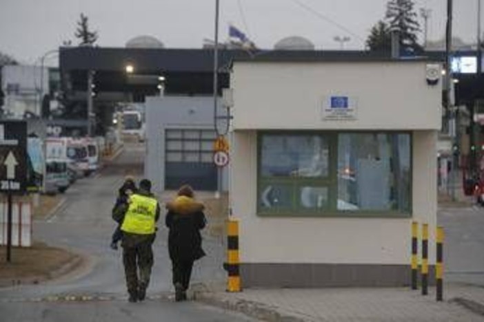 Drone russo danneggia strutture confine Ucraina-Polonia, Varsavia: "No violazione nostro spazio aereo"