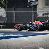 F1, Verstappen in pole nella Sprint del Gp di Singapore ma è a rischio penalità F1, Verstappen in pole nella Sprint del Gp di Singapore ma è a rischio penalità