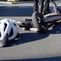 Auto contro monopattino a incrocio, morto 26enne a Milano