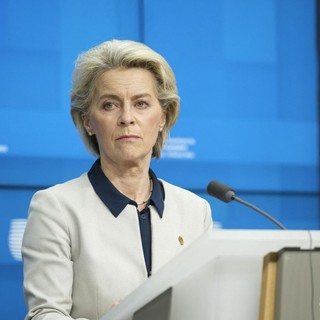 Von der Leyen a Netanyahu “Trovare soluzione negoziale su Iran”