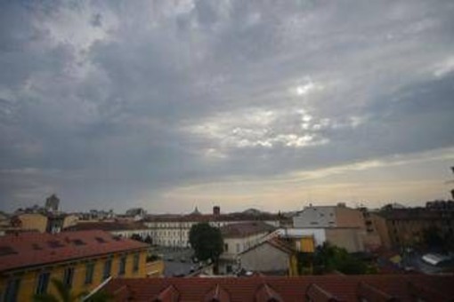 Piogge, vento e qualche temporale fino a mercoledì: poi svolta calda e anticipo d’estate