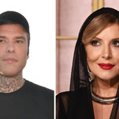 Lucarelli-Fedez, botta e riposta: lui pubblica le battute (tagliate) di 'Roast in Peace', lei replica
