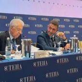 Vannacci-Monti, a Cernobbio il confronto fra due mondi lontanissimi: uno legge, l'altro fa scintille Vannacci-Monti, a Cernobbio il confronto fra due mondi lontanissimi: uno legge, l'altro fa scintille