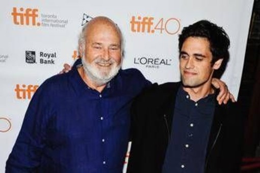 Omicidio Reiner, dubbi sulla capacità mentale del figlio accusato dell'omicidio dei genitori Omicidio Reiner, dubbi sulla capacità mentale del figlio accusato dell'omicidio dei genitori