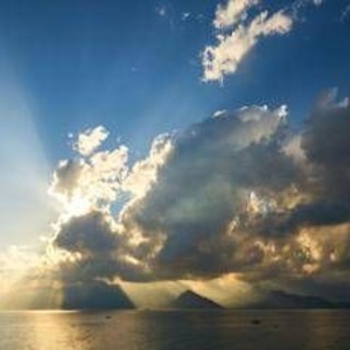 Inizio di settimana con caldo e sole, poi torna la pioggia: le previsioni meteo