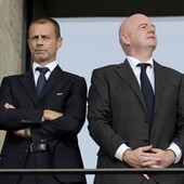 Uefa contro il piano Infantino: "Boicottiamo competizioni Fifa finchè non ci sarà un passo indietro" Uefa contro il piano Infantino: "Boicottiamo competizioni Fifa finchè non ci sarà un passo indietro"