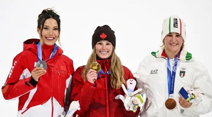 Seconda medaglia per Eileen Gu, è argento nel Big Air a Milano-Cortina Seconda medaglia per Eileen Gu, è argento nel Big Air a Milano-Cortina