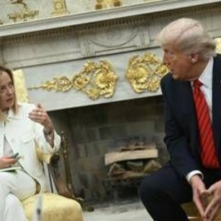 Meloni nella 'tana' di Trump, strappa sì a incontro con Ue
