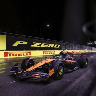 Pole di Norris davanti a Verstappen a Las Vegas, male le Ferrari