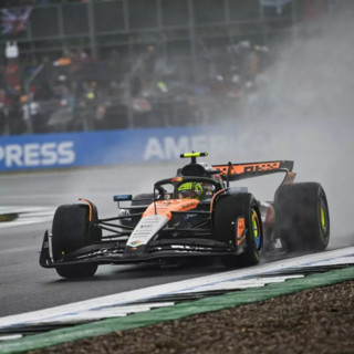 Doppietta McLaren a Silverstone: vince Norris, Hamilton è quarto