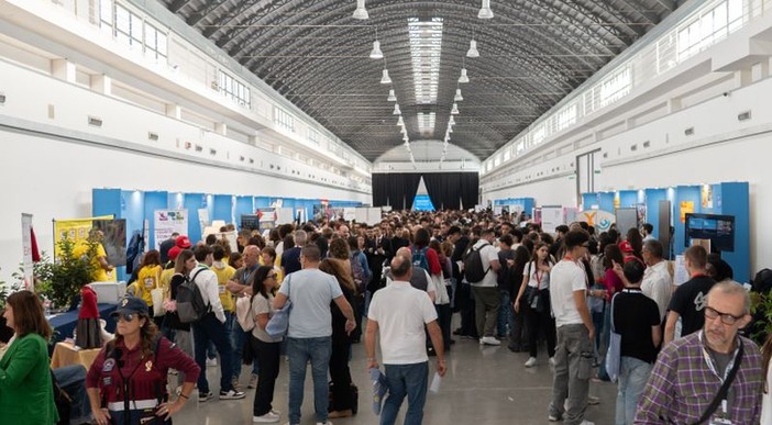 Scuola, in Sicilia oltre 4mila tra studenti e docenti agli Stati Generali Scuola, in Sicilia oltre 4mila tra studenti e docenti agli Stati Generali