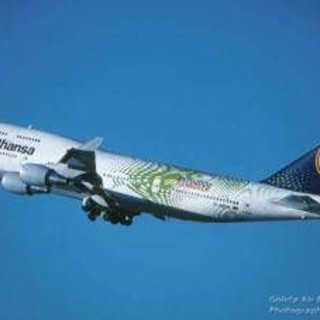 Un pilota sviene mentre l'altro è in bagno, aereo senza nessuno al comando per 10 minuti
