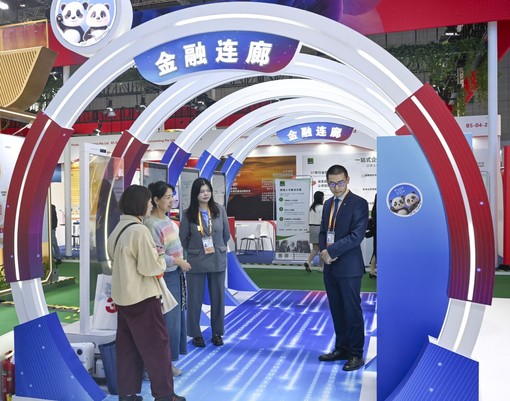 Cina, il settore dei servizi ha contribuito per il 61,7% al Pil del 1^ trimestre