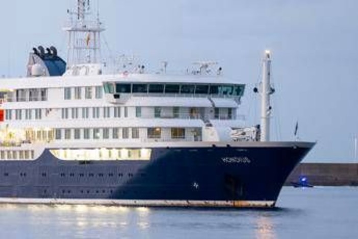 Allerta Hantavirus, la nave Hondius arrivata a Tenerife: delegazione Oms al porto di Granadilla Allerta Hantavirus, la nave Hondius arrivata a Tenerife: delegazione Oms al porto di Granadilla
