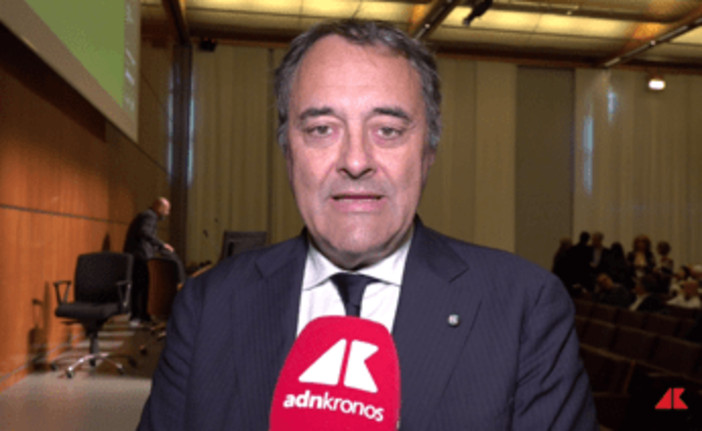 Rifiuti, Arera: "Italia eccellente nel riciclo, ma forti divari territoriali" Rifiuti, Arera: "Italia eccellente nel riciclo, ma forti divari territoriali"