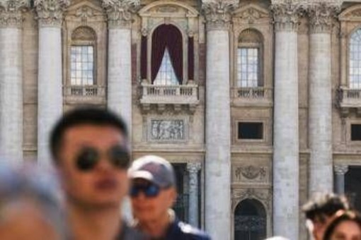 Conclave elegge Prevost nuovo Papa, l'annuncio con l'habemus papam
