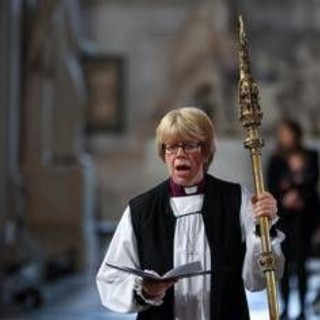 Inghilterra, la chiesa è guidata da una donna: mai successo in 5 secoli Inghilterra, la chiesa è guidata da una donna: mai successo in 5 secoli