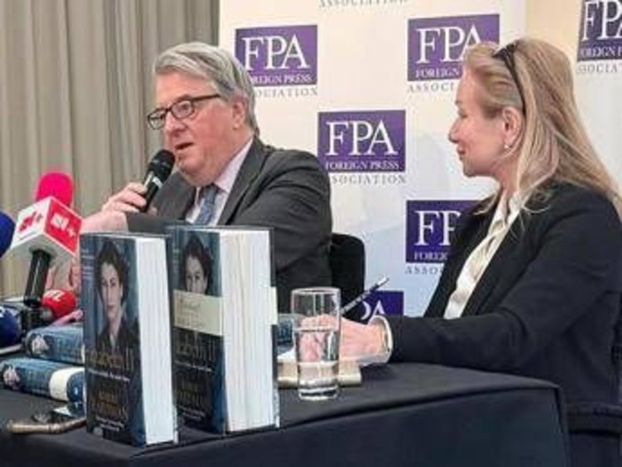 Gb, il biografo Hardman: "Elisabetta e il suo amore per l'Italia, alleato importantissimo" Gb, il biografo Hardman: "Elisabetta e il suo amore per l'Italia, alleato importantissimo"