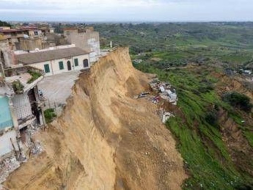 Danni ciclone Harry, l'esperto: "Dirottare i fondi del Ponte è inutile e demagogico, le risorse ci sono: usiamole"
