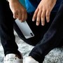 Gli tolgono il cellulare, adolescente finisce in ospedale con crisi d'astinenza