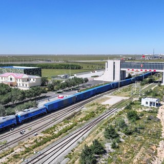 Cina-Europa: interporto Erenhot ha gestito oltre 15mila treni merci in 5 anni