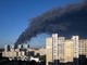 Ucraina, raid russo contro magazzino vicino a Kiev fa strage: almeno 27 morti Ucraina, raid russo contro magazzino vicino a Kiev fa strage: almeno 27 morti
