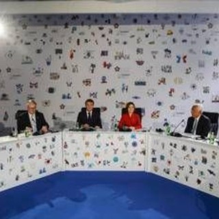 Ucraina, summit volenterosi senza Meloni. La premier: &quot;Noi coerenti, no invio truppe&quot;