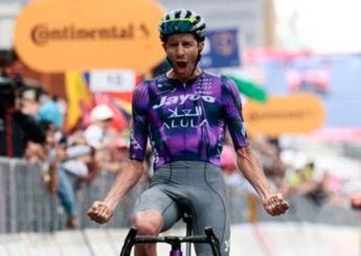 Giro d'Italia, Harper conquista penultima tappa al Sestriere. Yates in maglia rosa
