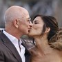 Nozze Bezos, &quot;sei una meraviglia&quot;: il sussurro di Jeff alla moglie in abito da sposa