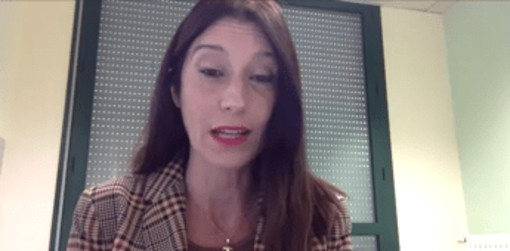 Tumore al polmone con Egfr mutato, oncologa: &quot;Sopravvivenza a 4 anni con cura combinata&quot;