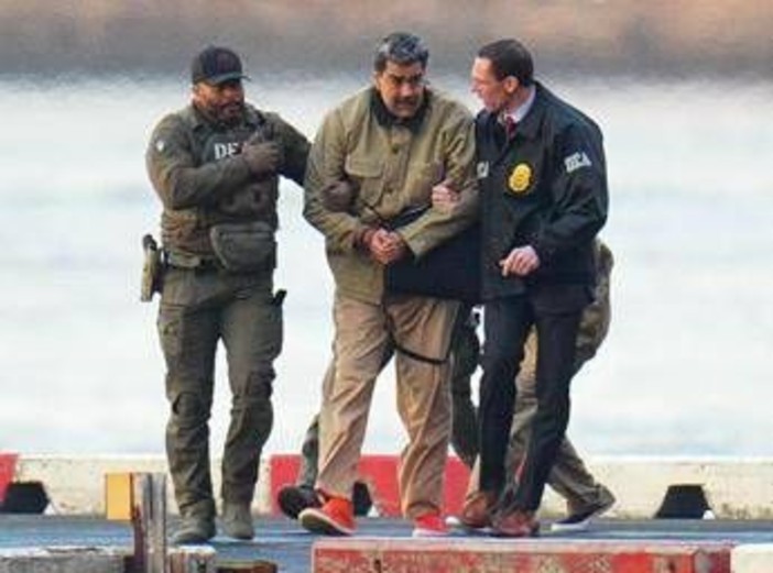 Maduro, il mini-show in aula: "Sono il presidente del Venezuela, mi hanno rapito: sono innocente"