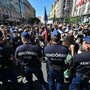 Ungheria, decine di migliaia di persone al Pride di Budapest sfidano il divieto di Orban