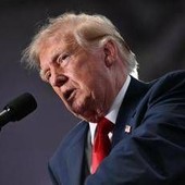 Ucraina, Trump apre a super vertice con Putin e Xi: "E' ora che qualcuno negozi al posto di Zelensky" Ucraina, Trump apre a super vertice con Putin e Xi: "E' ora che qualcuno negozi al posto di Zelensky"