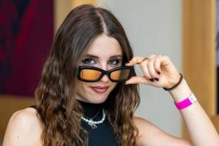 Angelina Mango spiega ai fan: "Non è stato il successo ad avermi fatto ammalare" Angelina Mango spiega ai fan: "Non è stato il successo ad avermi fatto ammalare"