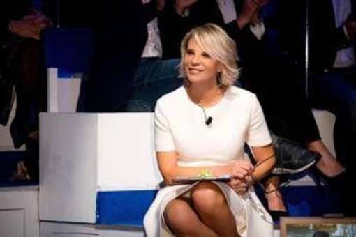 C'è posta per te, torna il people show di Maria De Filippi: ecco quando C'è posta per te, torna il people show di Maria De Filippi: ecco quando