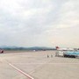 Muore risucchiato da motore di un aereo a Bergamo, tragedia in pista a Orio al Serio