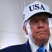 Trump festeggia oggi 79 anni ma sui social monta la 'teoria del catetere'