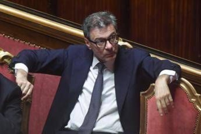 Dazi, Giorgetti: &quot;Oltre 10% non sopportabile, Ue non molli un centimetro&quot;