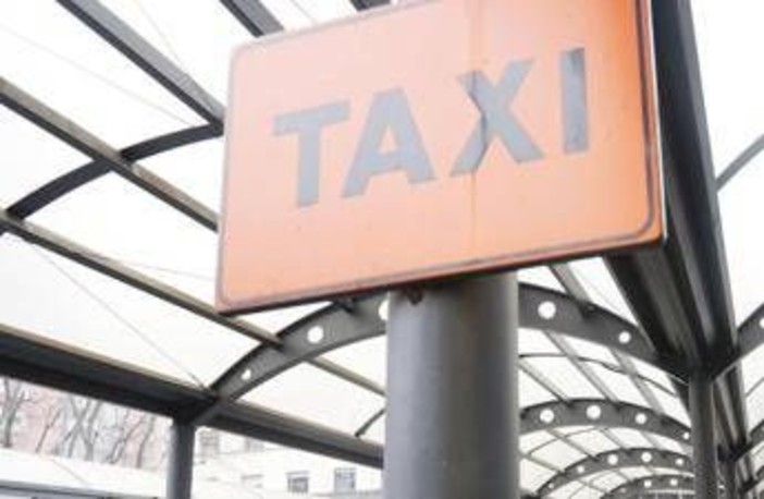Taxi, sciopero 13 gennaio: "A difesa del servizio pubblico, contro multinazionali private" Taxi, sciopero 13 gennaio: "A difesa del servizio pubblico, contro multinazionali private"