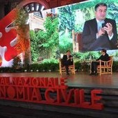 Festival Nazionale Economia Civile, riflessione sul Pil che genera felicità con Funaro, Becchetti e Fitto