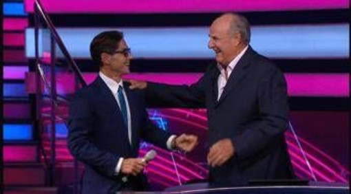 La ruota della fortuna, a sopresa in studio arriva Pier Silvio Berlusconi: &quot;Fatto piccolo miracolo&quot;
